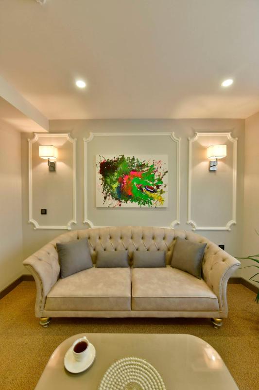 Deluxe Suite image 3