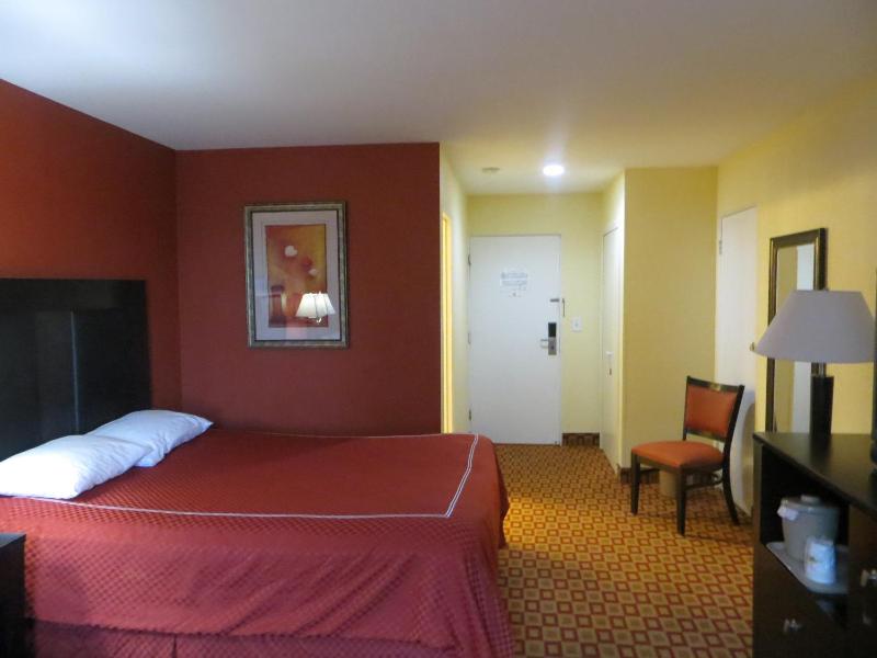 King Room - Non-Smoking image 3