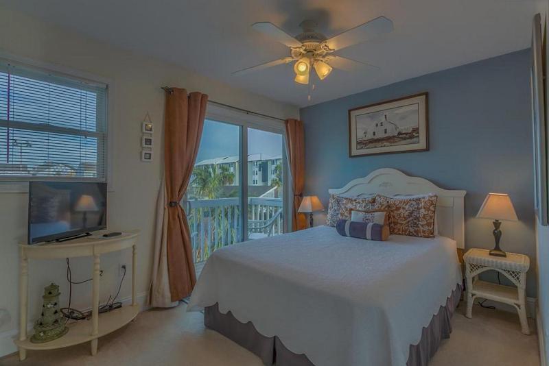 Two-Bedroom Townhouse image 3