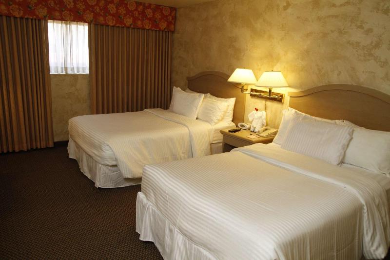 Ramada by Wyndham Viscount Suites Tucson East - image 34