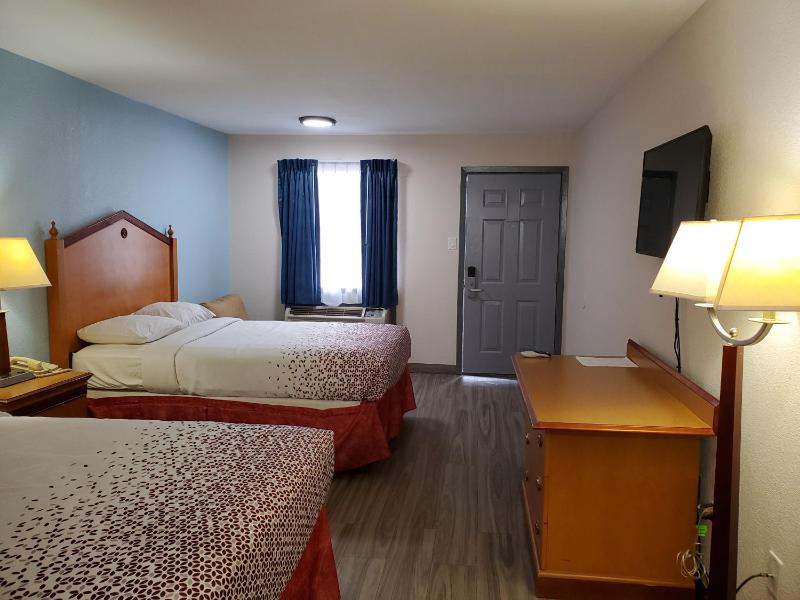 Standard Room with Two Double Beds image 3