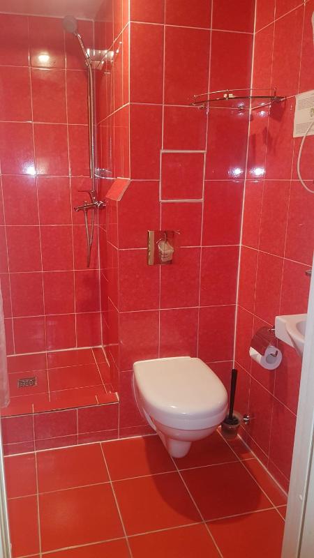 Standard Triple Room image 2