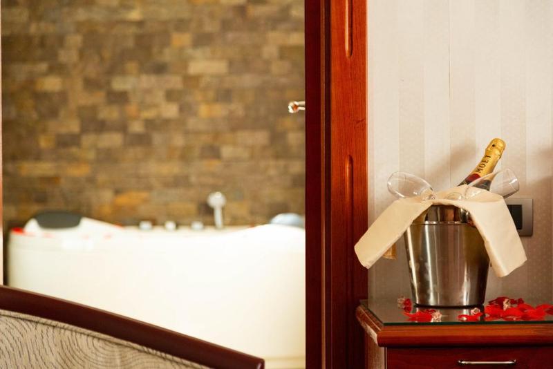 Executive Suite image 3