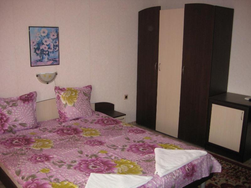 Triple Room with Terrace image 3