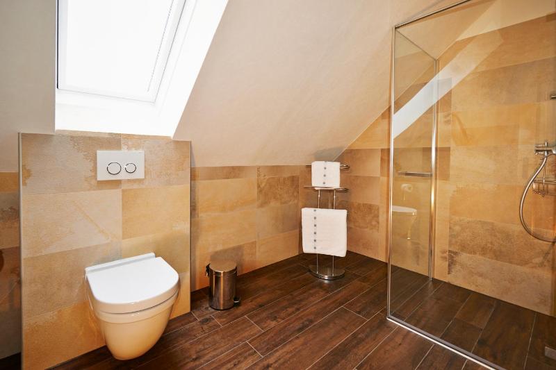 Double Room with Balcony image 2