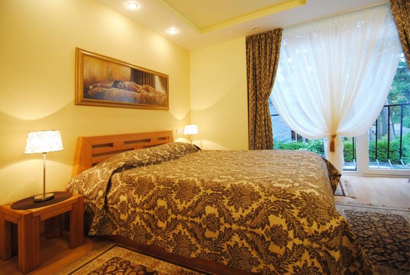 One-Bedroom Apartment with Balcony image 3