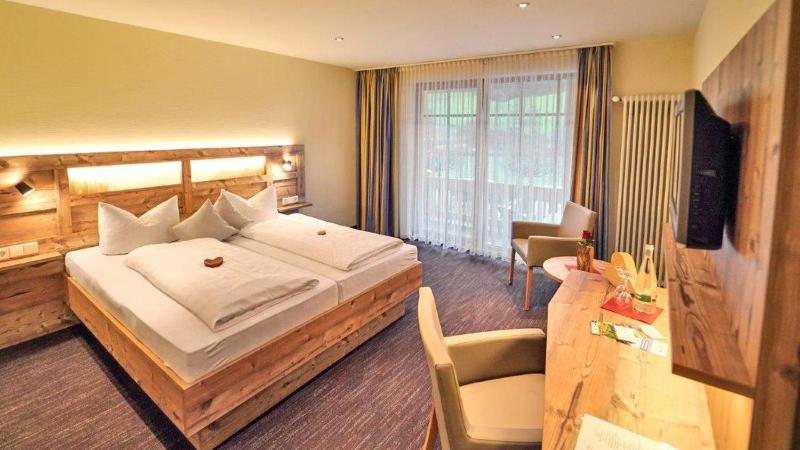 Superior Double Room image 1