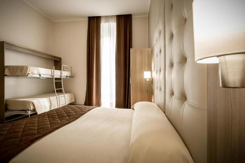 Superior Quadruple Room image 1
