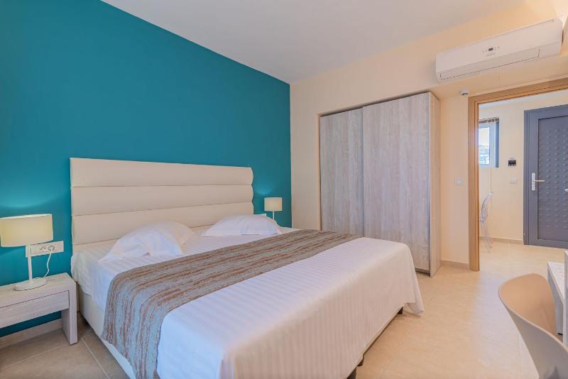 CHRISTA APARTMENTS - image 15