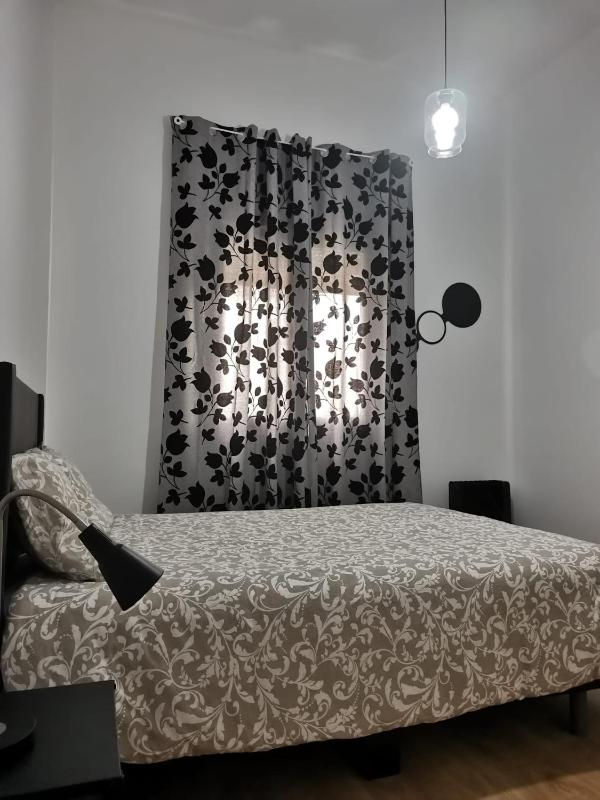 One-Bedroom Apartment image 4