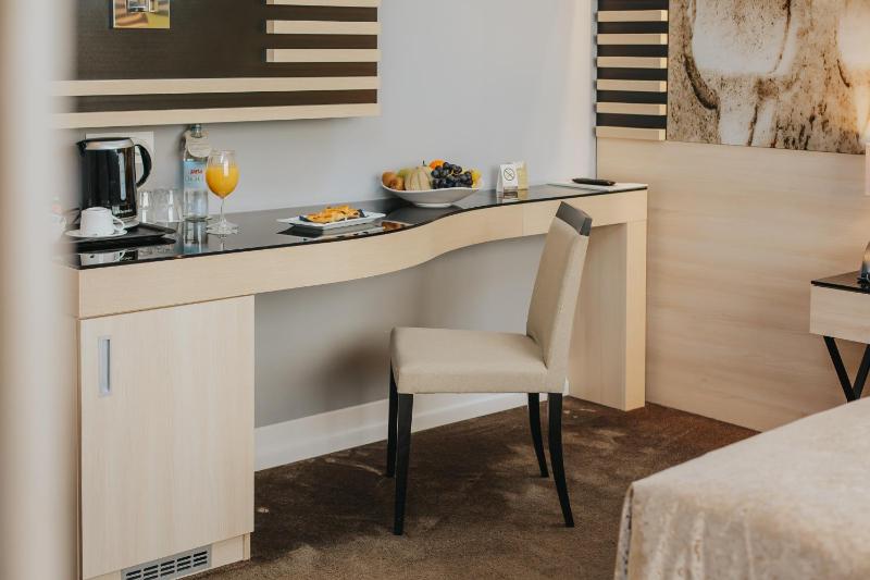 Superior Double or Twin Room image 4