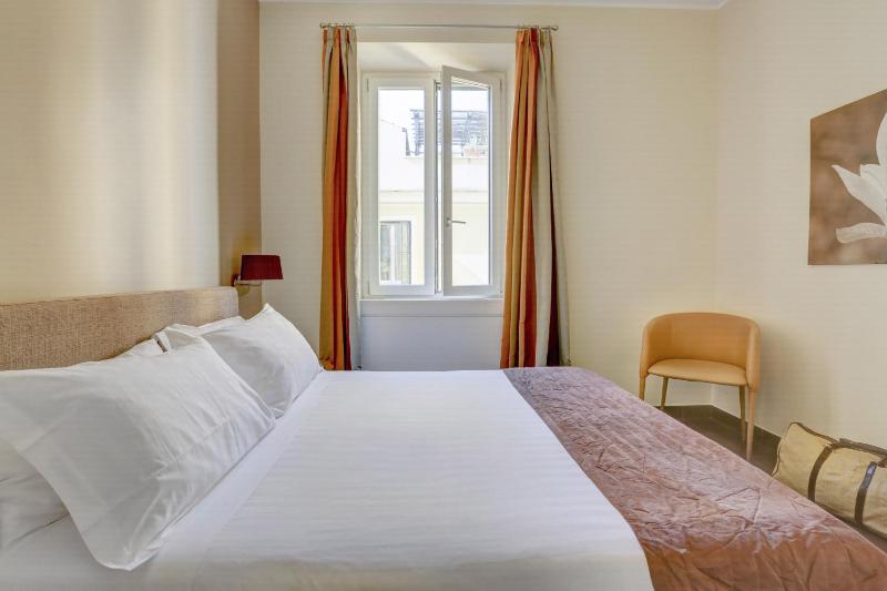 Large One-Bedroom Apartment image 4