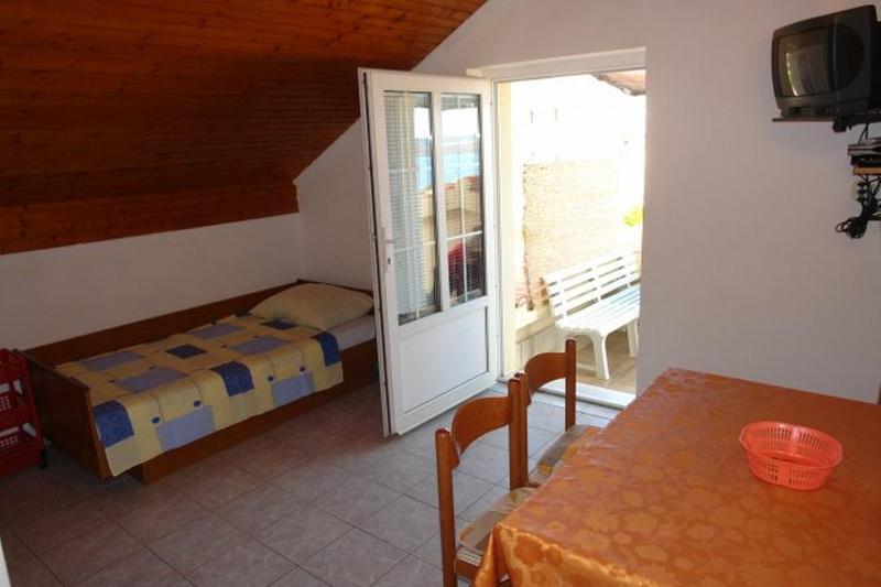 One-Bedroom Apartment with Balcony image 2
