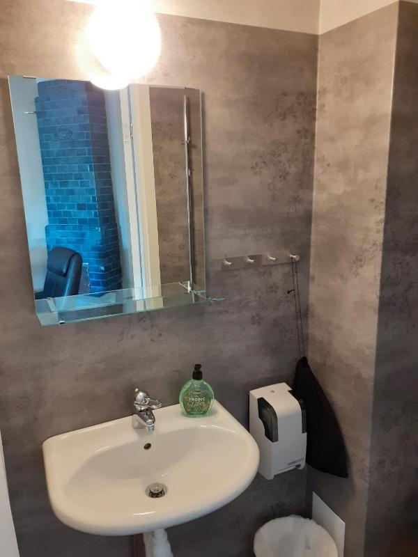 Double Room image 4