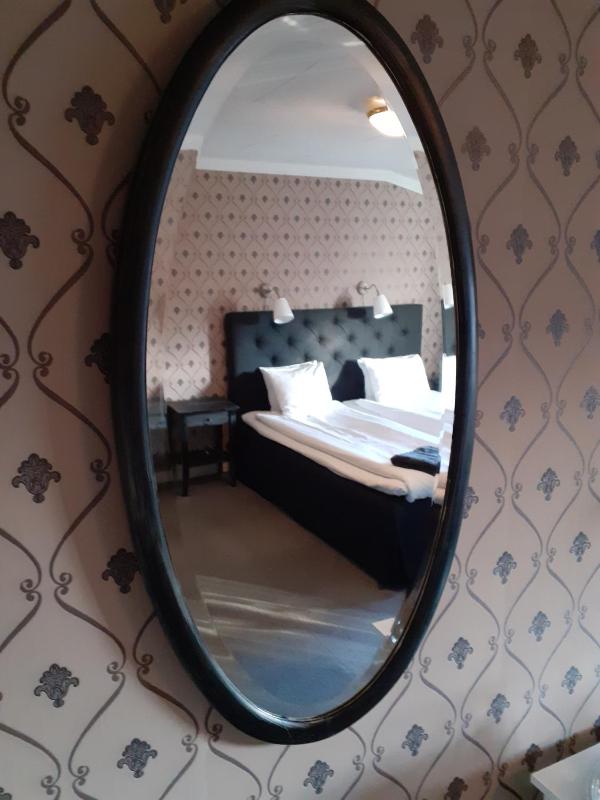 Family Room image 3
