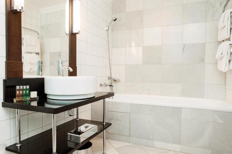 Elite Park Avenue Hotel - image 13