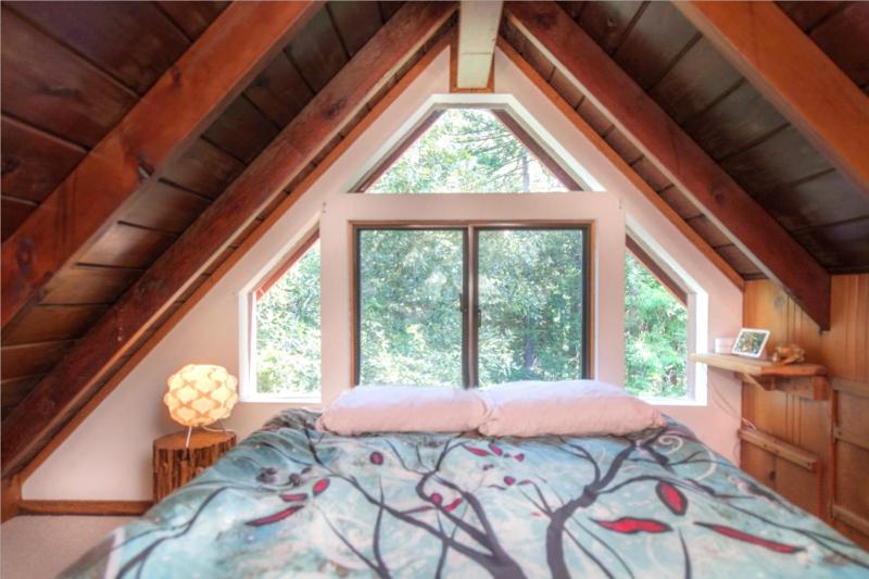 Two-Bedroom House image 4