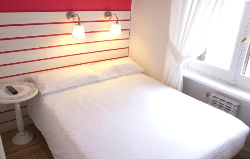 Double Room with Private Bathroom image 4