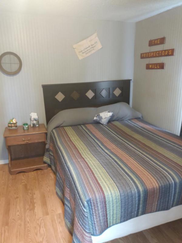 Two-Bedroom House image 2