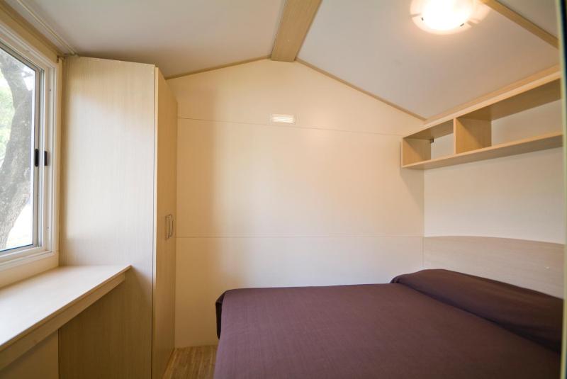 Mobile Home (5 Adults) image 3