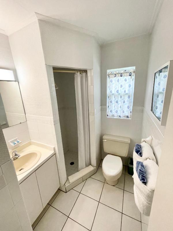One-Bedroom Suite with Ocean View image 4