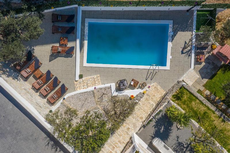 Villa Petra Apartment with private pool - image 10