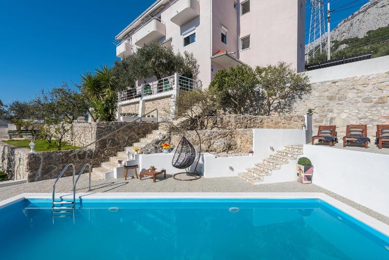 Villa Petra Apartment with private pool - image 7