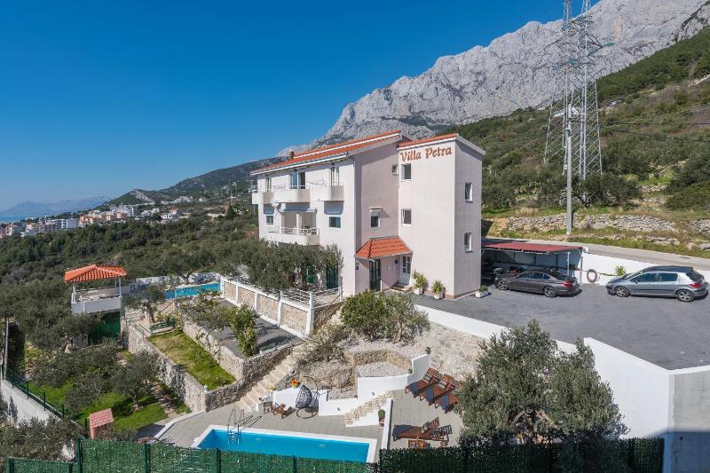 Villa Petra Apartment with private pool - image 13