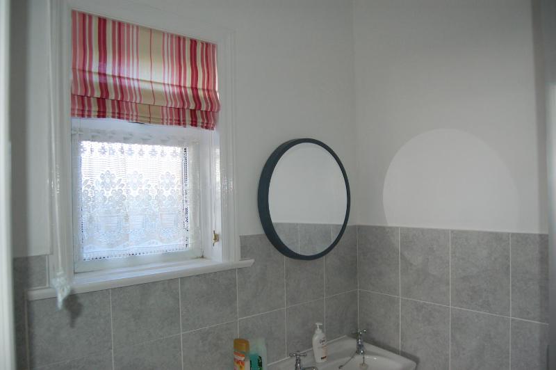 Family Room image 3