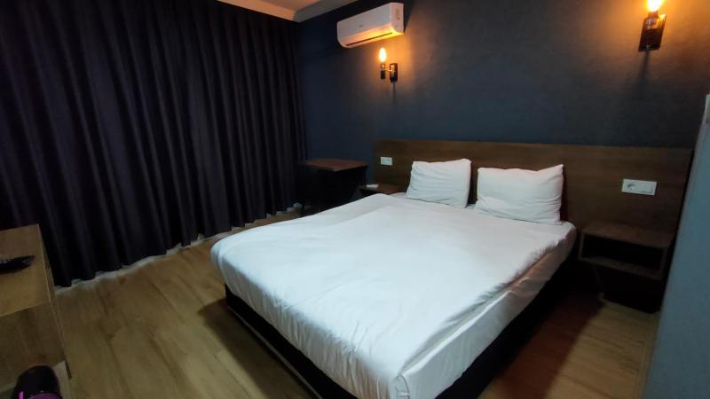 Double Room image 3