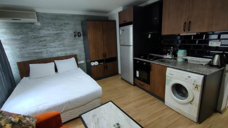 Studio Apartment image 3