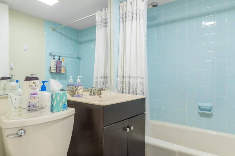 Parking - Private Entrance - King Beds - image 6