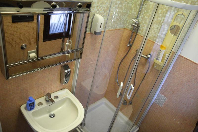 Double Room with Private Bathroom image 2