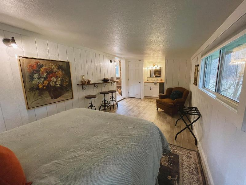 Two-Bedroom Suite image 3