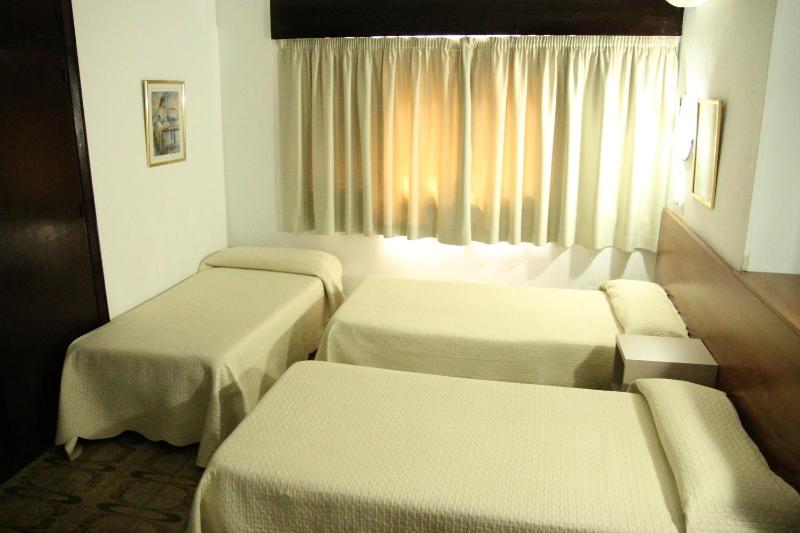 Triple Room with Terrace image 4