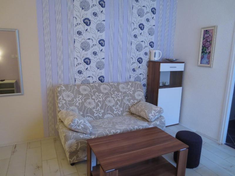 Double Room with Balcony image 2