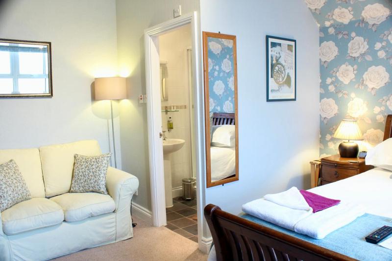Superior King Room image 2