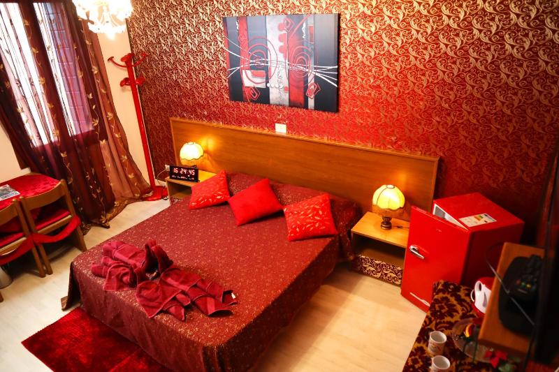 VENICE RAINBOW APARTMENT (RIALTO) - image 2