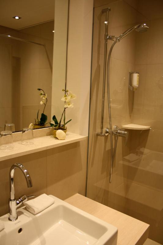 Double Room - West-Facing image 4