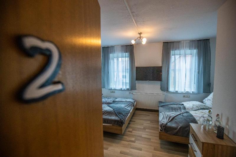 Classic Quadruple Room image 3