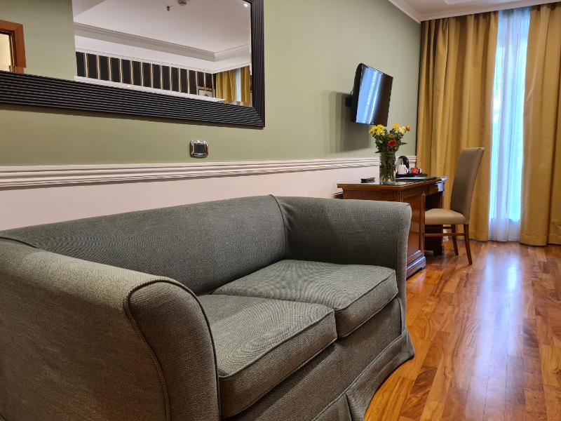 Executive Double Room image 2