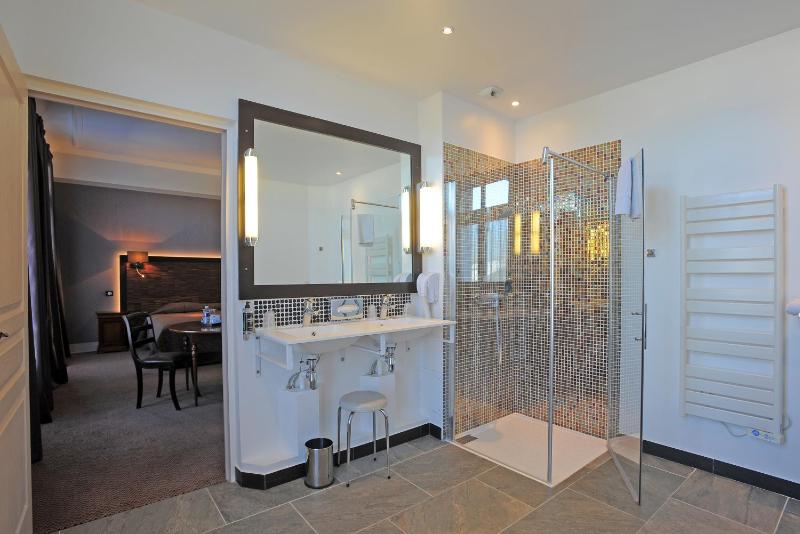 Junior Suite (3 Adults) image 3