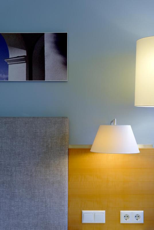Single Room image 4