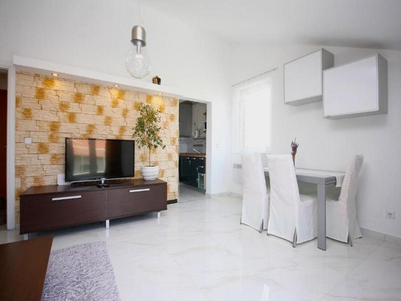 Deluxe Apartment Toni - image 10