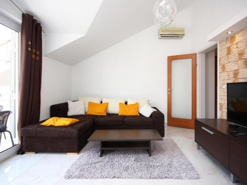 Deluxe Apartment Toni - image 19