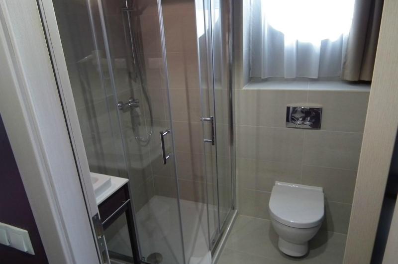 Standard Double or Twin Room image 3