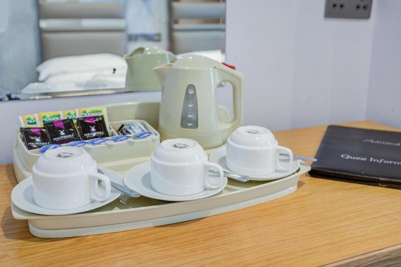 Standard Triple Room image 3