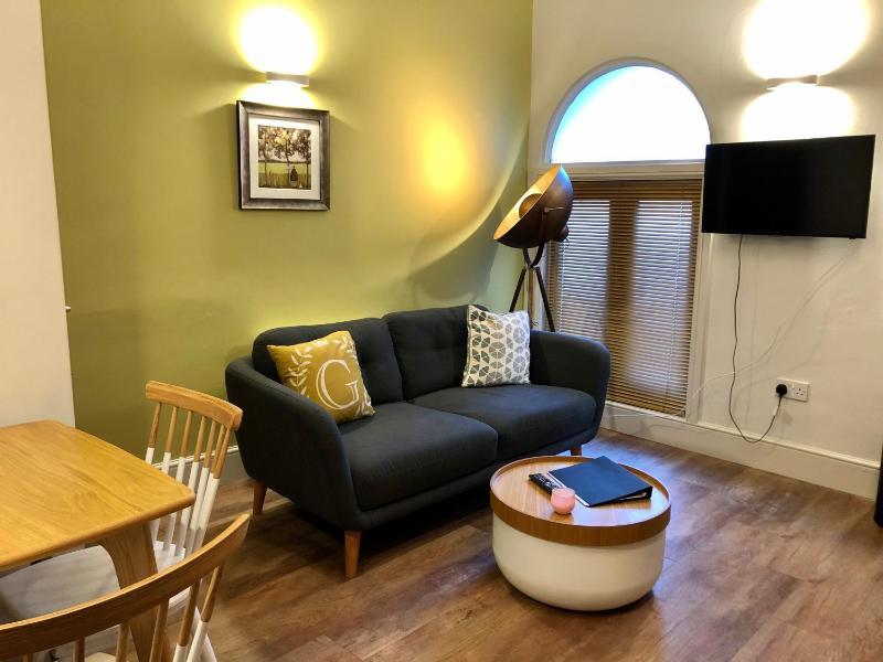One-Bedroom Apartment image 3