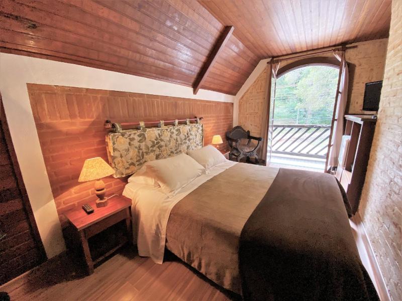 Double Room with Patio image 1