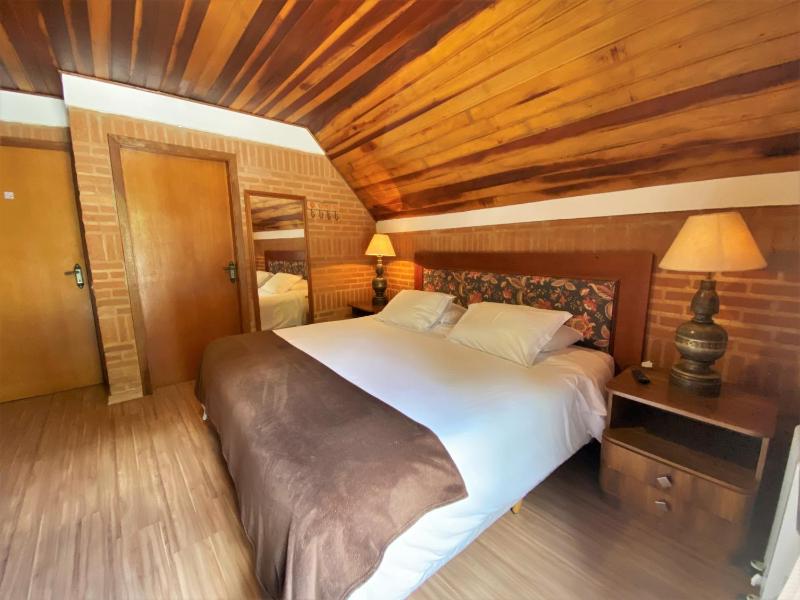 King Room with Balcony image 2